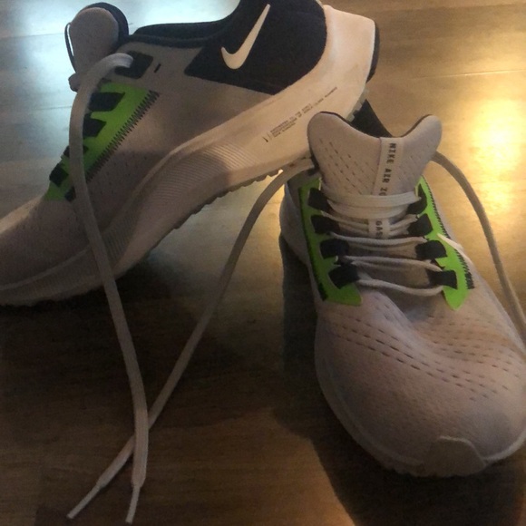 Men’s Nike Air Zoom Pegasus 38’s Seattle Seahawk Edition size 7.5 shoes!! - Picture 3 of 10